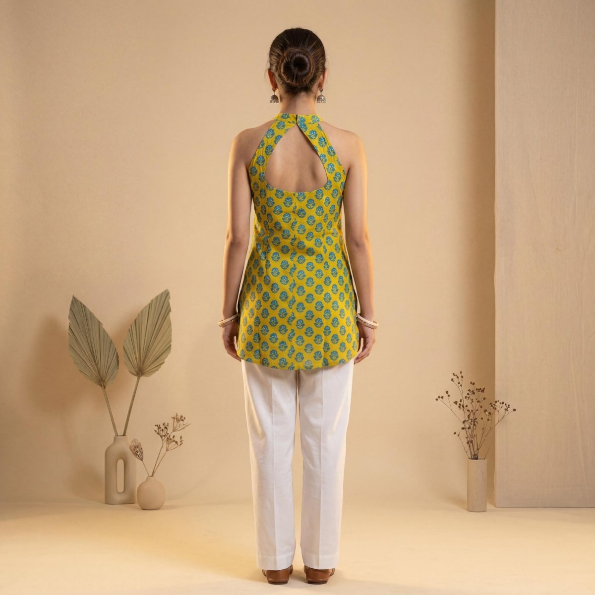 Soraani Vanya Halter Kurti - Soraani